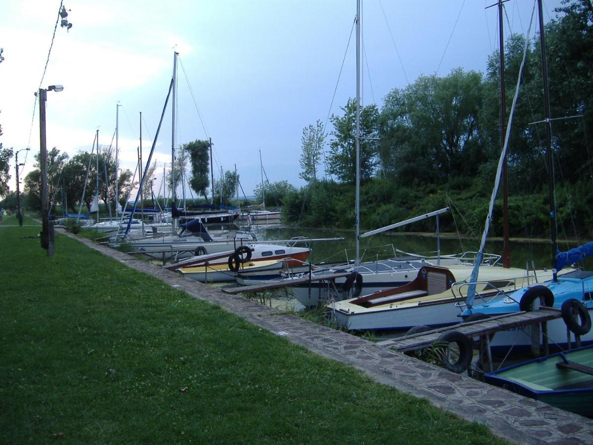 BalatonberényRetro Nyaralo别墅 外观 照片